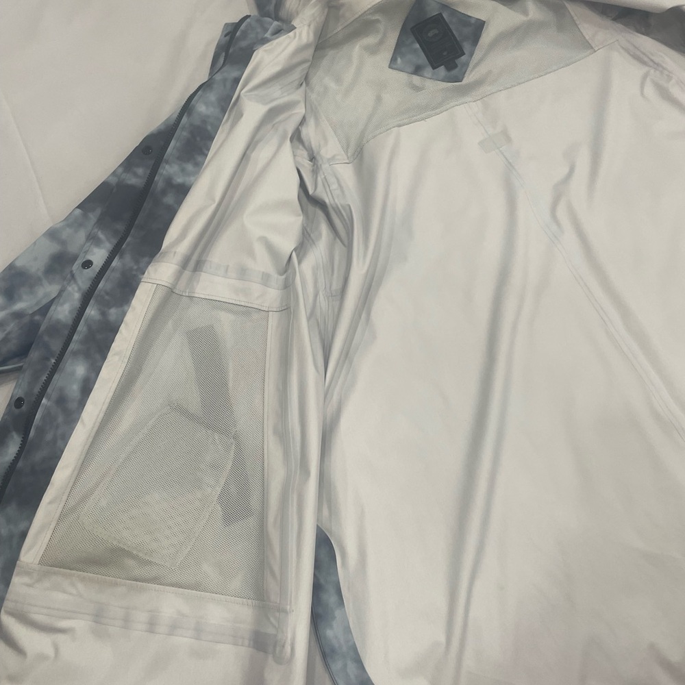 Canada Goose Black Label Kitsilano Raincoat
Large - Picture 8 of 9